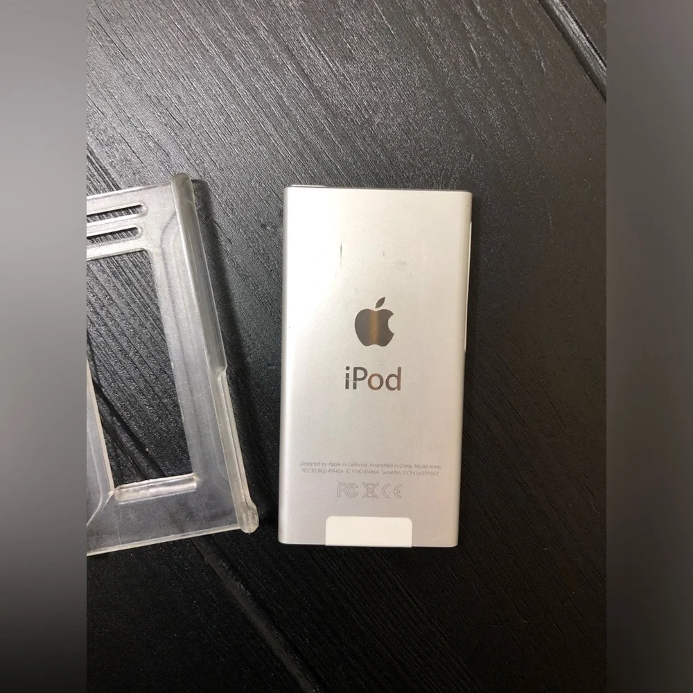 Apple 14GB iPod Nano - 7th Generation Silver - A1446